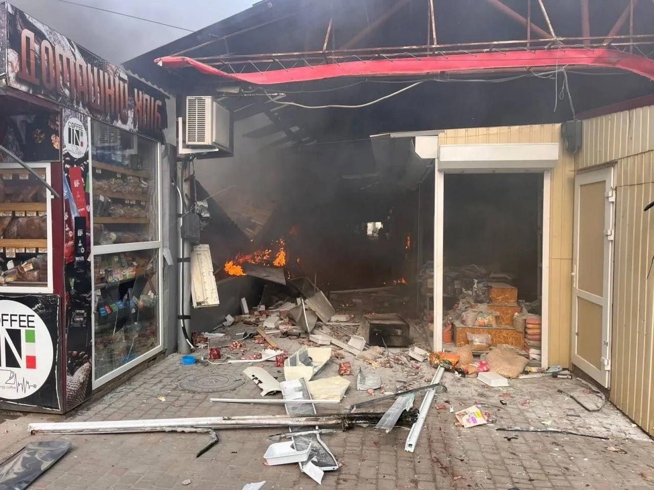 Россия нанесла удар по рынку в Никополе: погибли пять человек