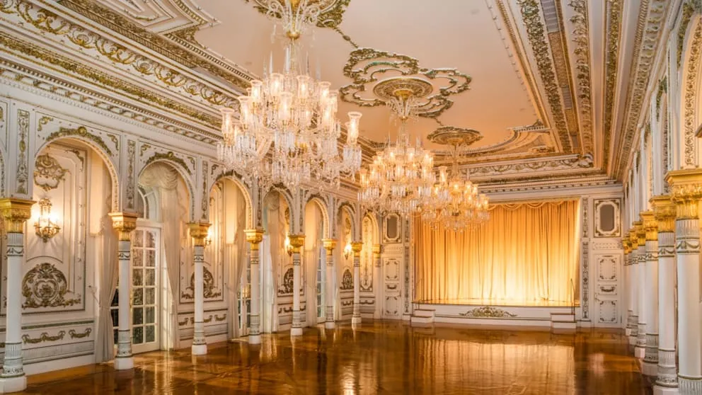 Trump a declarat că a aurit Casa Albă din contul său