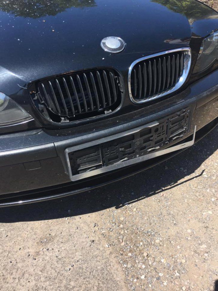 A aflat că iubitul ei o înşală şi s-a dus la el. Ce a urmat i-a şocat pe trecători