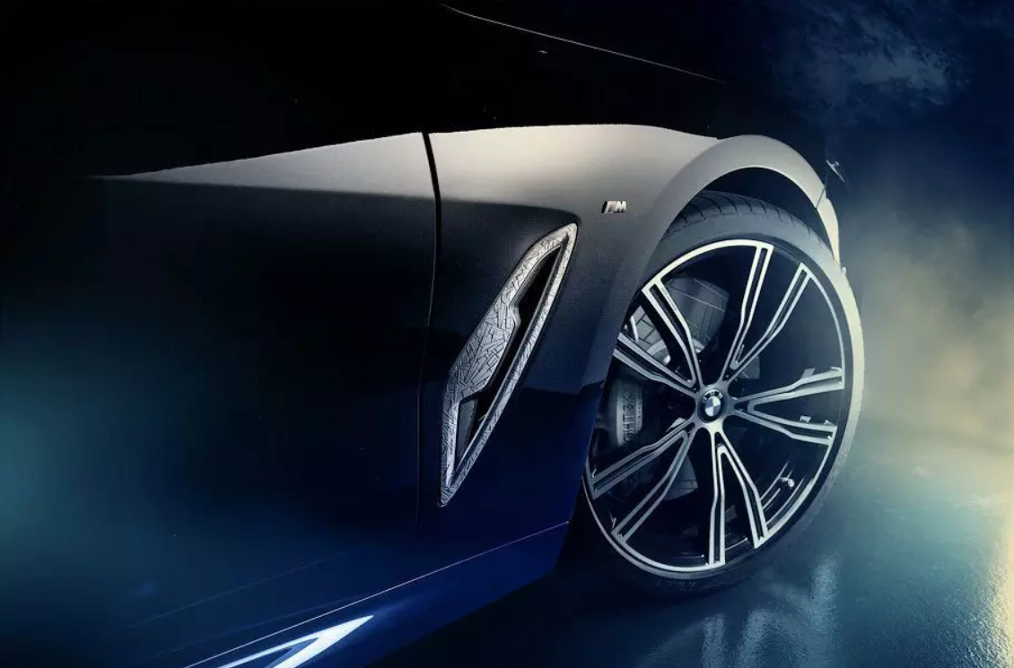 BMW украсила новую «восьмерку» кусочками метеорита