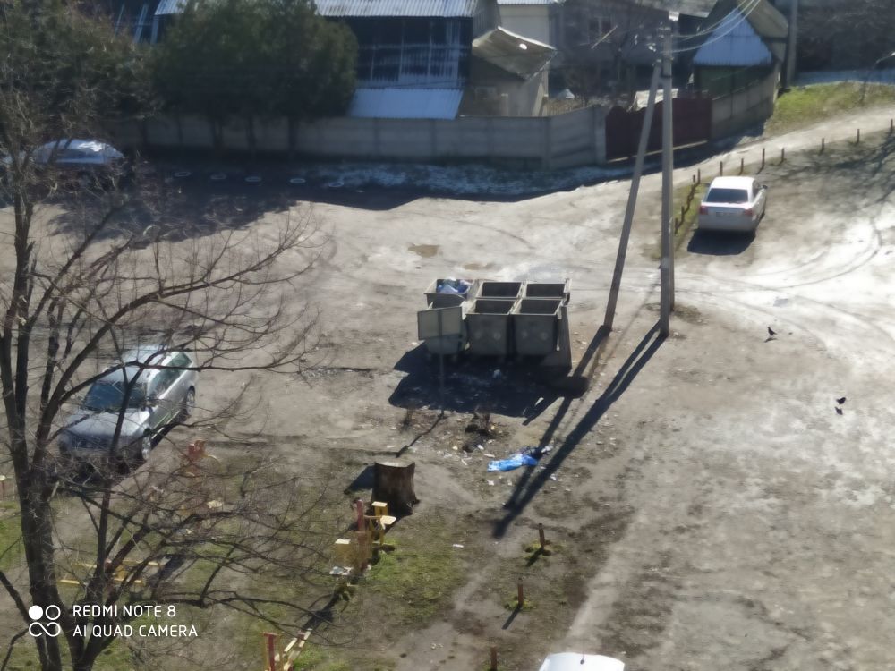 Опасные медицинские отходы выбрасывают во дворе Бельц