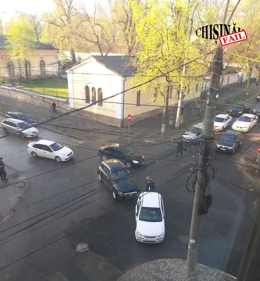 В первой половине дня на перекрестке в Центре произошло две аварии