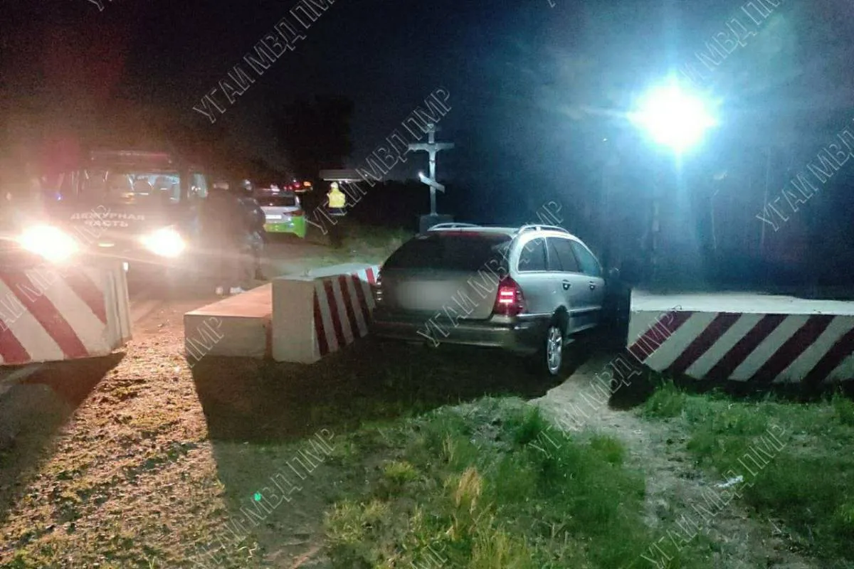 ДТП на въезде в Тирасполь: невнимательный водитель врезался в бетонные блоки