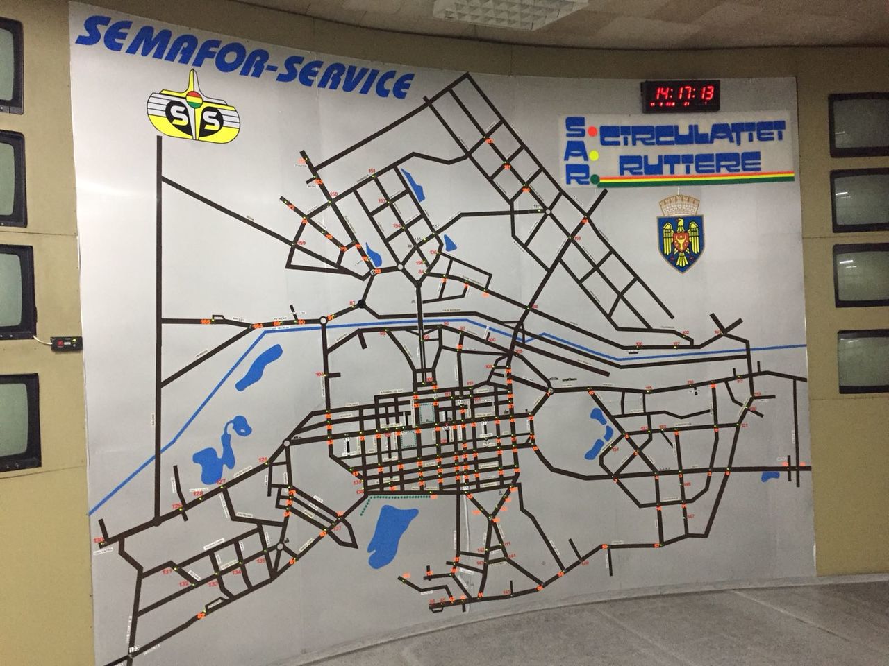 Probleme în trafic: Semafor defect la intersecția străzilor Ismail şi Ștefan cel Mare