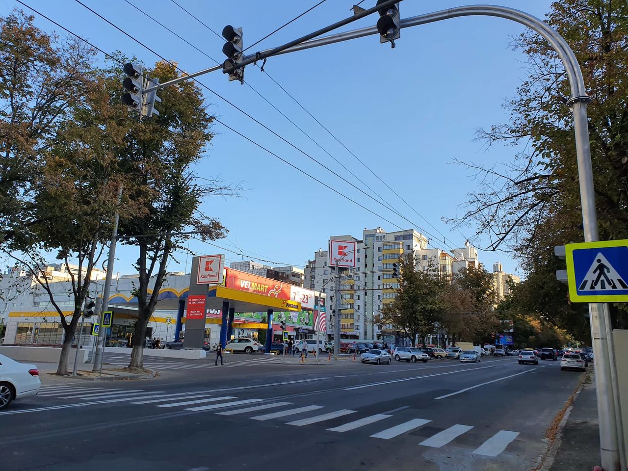 Установку светофора возле Kaufland назвали "кретинизмом"