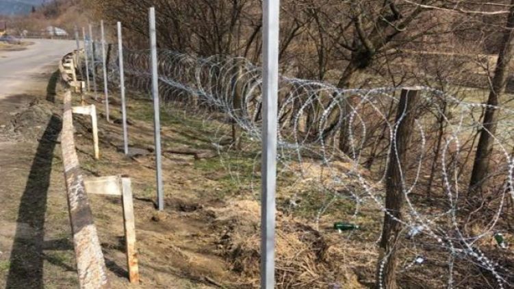Украинцы о колючей проволоке на границе с Румынией: Уже не идем в Европу