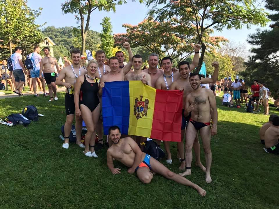 24 спортсмена из Молдовы участвовали в заплыве через Босфор