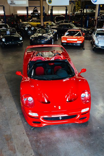 Первый экземпляр Ferrari F50 выставили на продажу