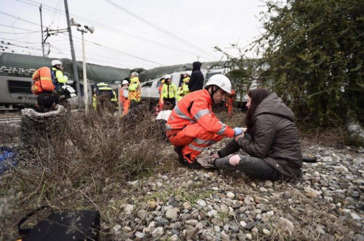 Tren deraiat în Italia. Patru oameni au murit și aproximativ 100 au fost spitalizaţi