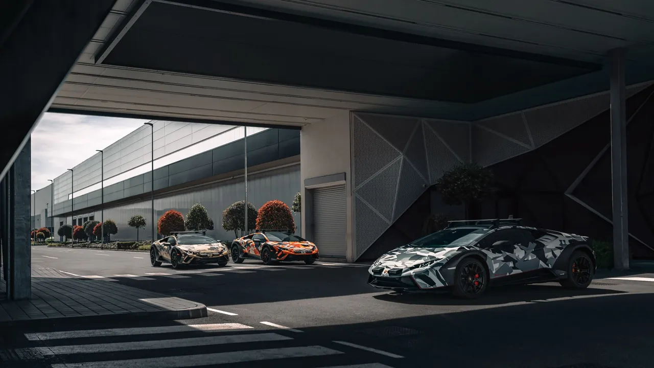 Lamborghini показали нестандартный внедорожный суперкар в камуфляже