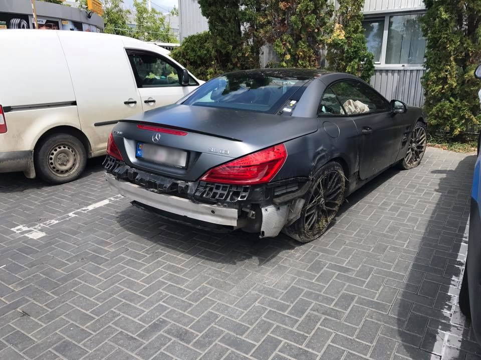 Bolid unic în Moldova, făcut zob! Mașina costă 3 milioane de lei