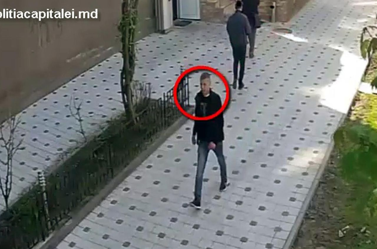 Dacă îl recunoști, sună la 902: ar fi furat un lănțișor de aur