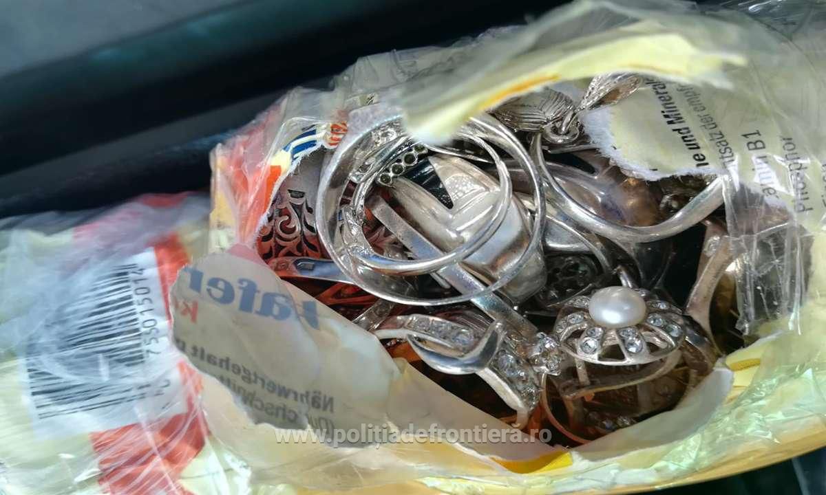 Молдаванин пытался вывезти из Румынии 5 кг ювелирных изделий