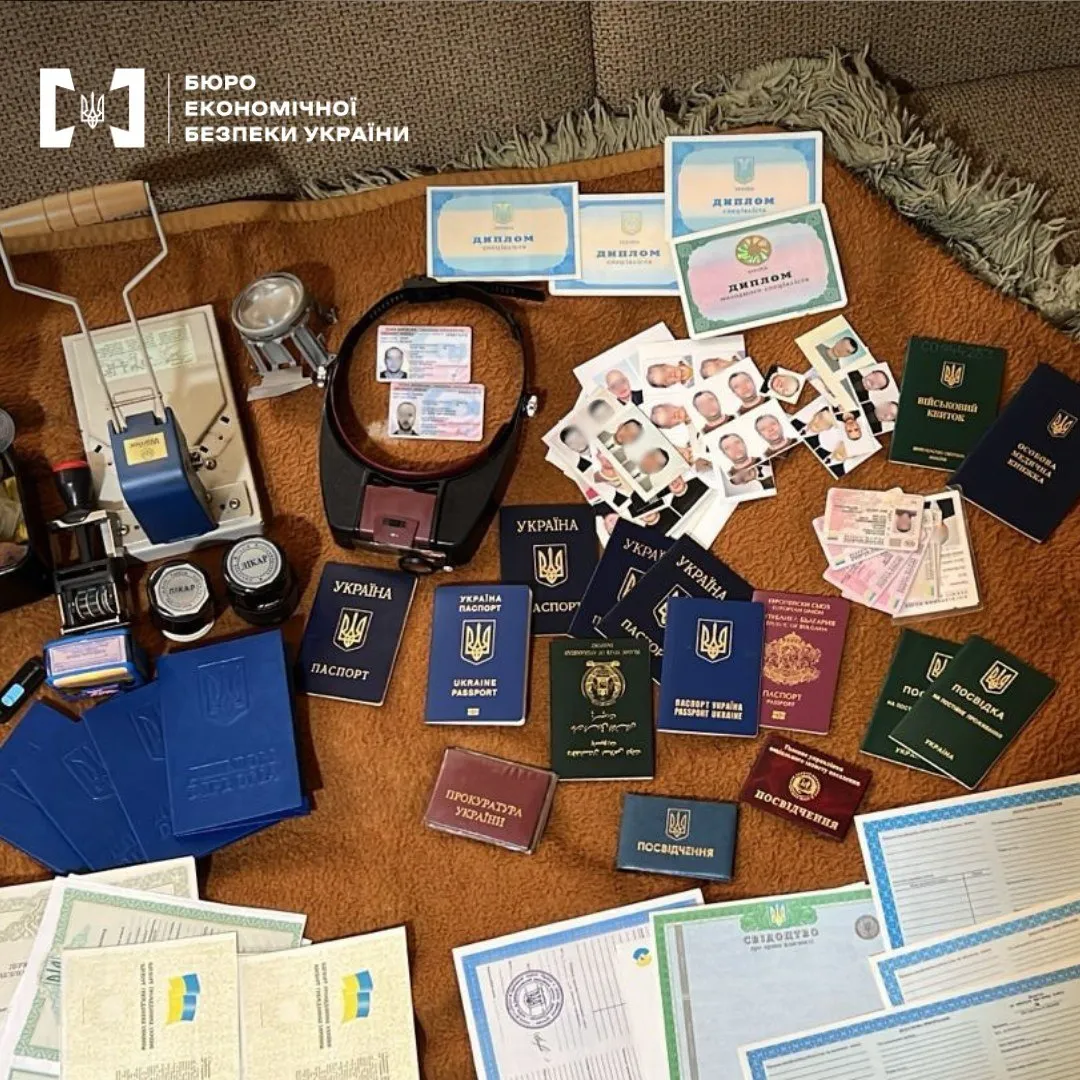 Фальшивые документы для граждан Молдовы: в Украине закрыли подпольное производство паспортов
