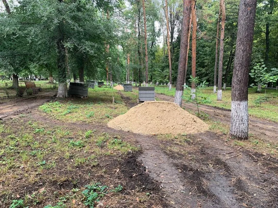 На Рышкановке начались работы по обустройству мини-сквера