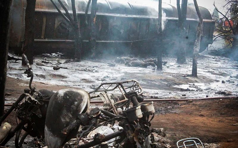 Взрыв бензовоза в Танзании: почти 100 жертв