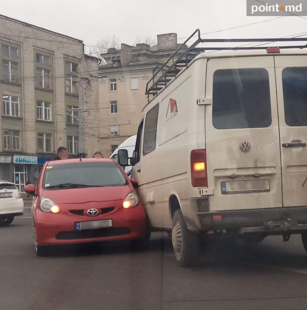 Появилось видео ДТП с участием женщины-водителя на бульваре Негруцци