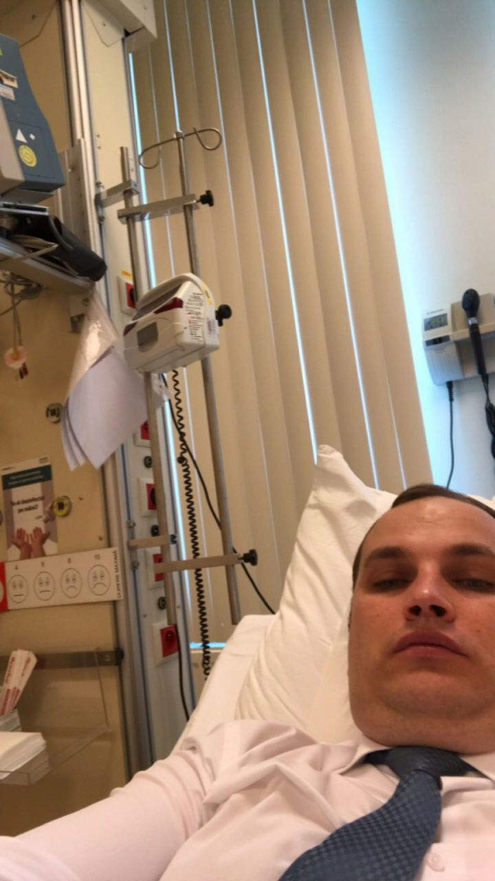Mânzat, pe patul de spital! Avocatul-vedetă a postat o fotografie drept confirmare