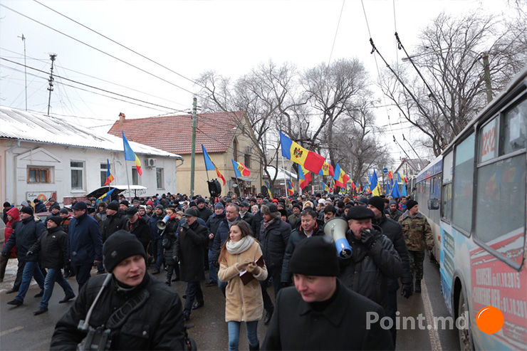 Кишинев за 3 дня. Молдавская оппозиция в Кишиневе заблокировала движение транспорта.