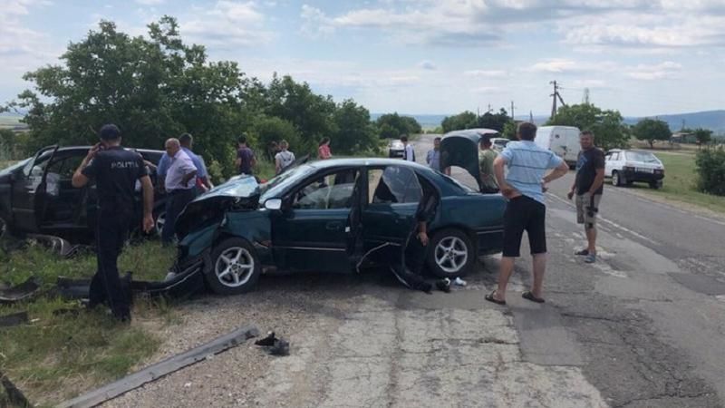В серьезном ДТП в Сынжерее пострадали 2 человека