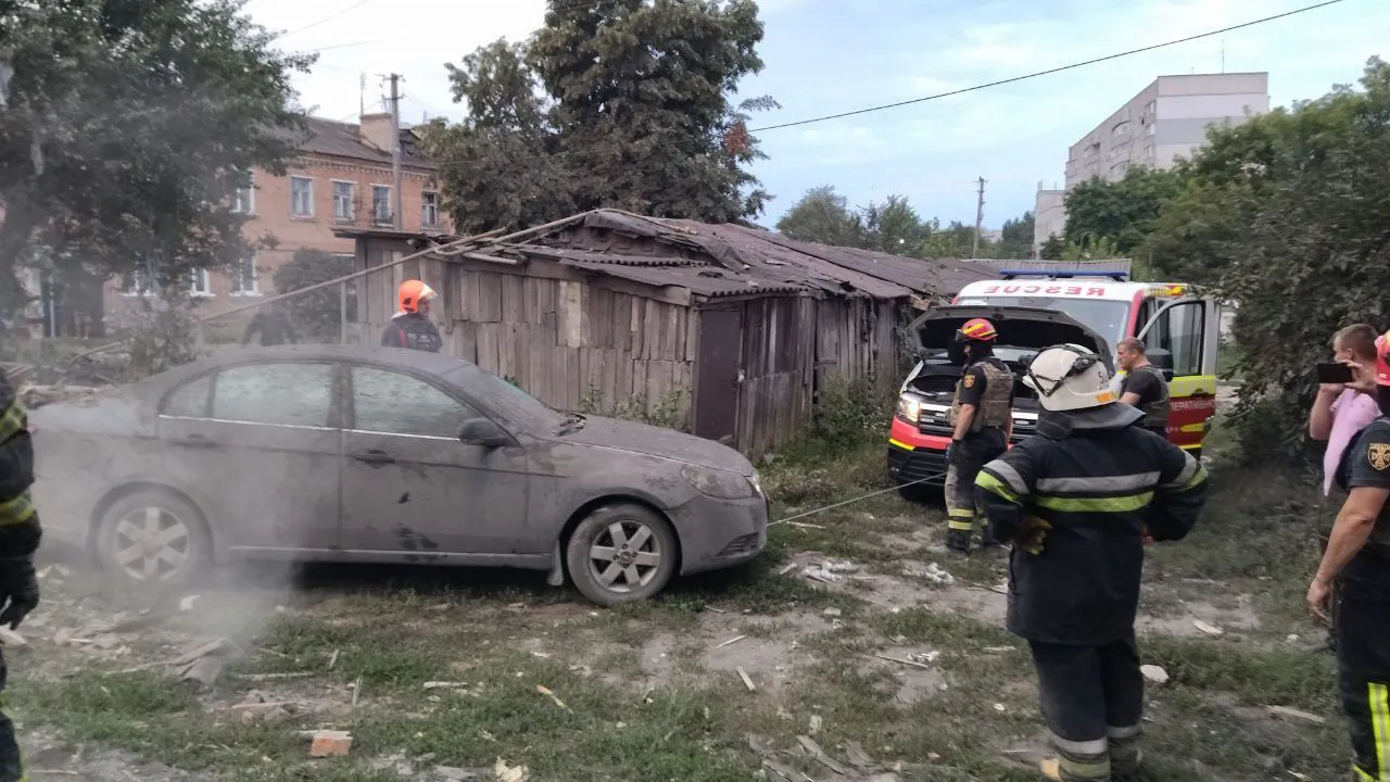 Чугуев под Харьковом ночью подвергся ракетному удару: есть жертвы и раненые