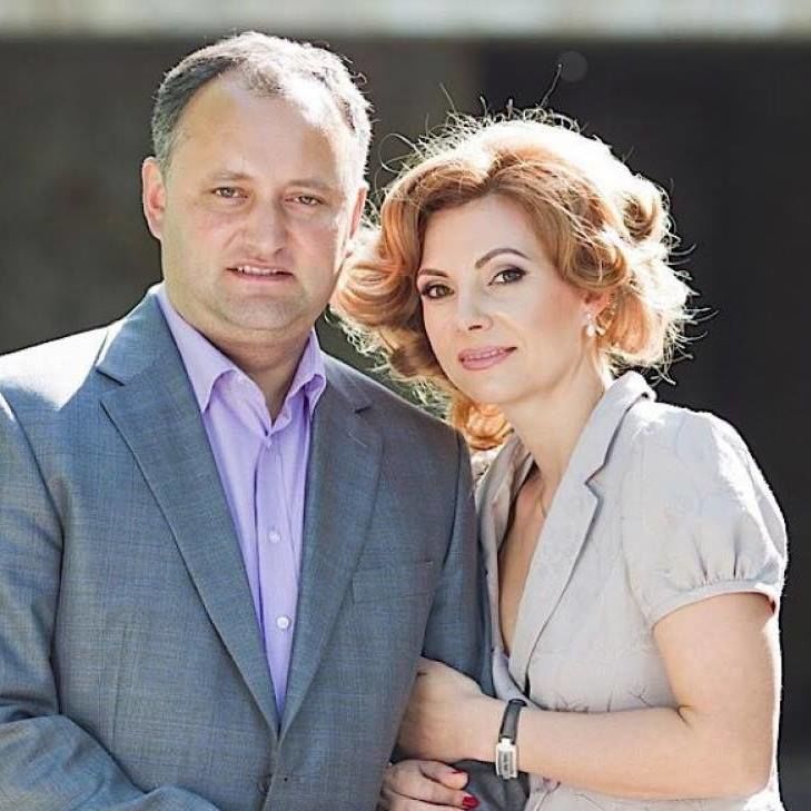 Și-a luat vacanță de o zi: Vezi unde a plecat Igor Dodon cu soția sa