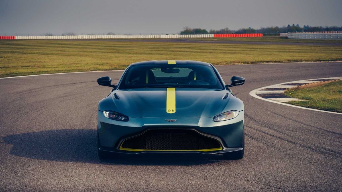Aston Martin выпустил "механическое" купе Vantage