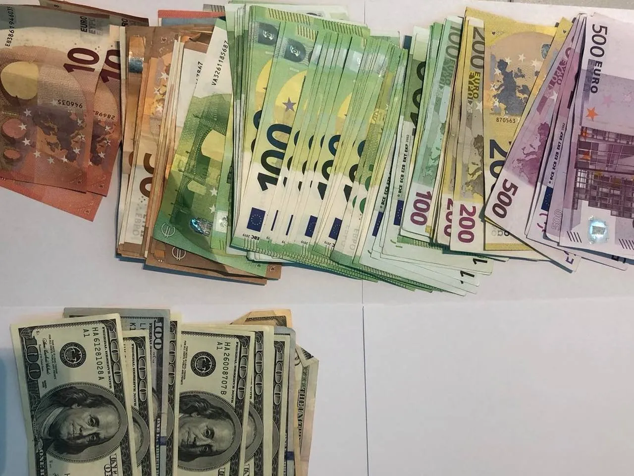 O nerezidentă a încercat să scoată valută nedeclarată din țară