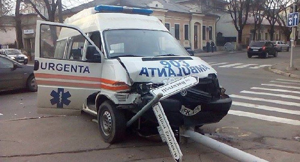 В Кишиневе скорая помощь попала в аварию