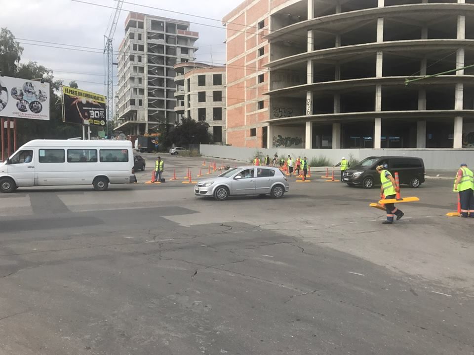 Atenție, șoferi! Sens giratoriu într-o nouă intersecţie din Chişinău