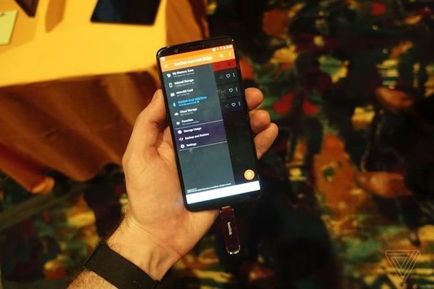 Представлена самая маленькая в мире флешка на 1TB