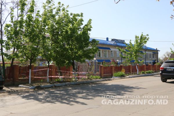 Последствия снегопада в Комрате: под улицей Ленина рухнул потолок катакомб