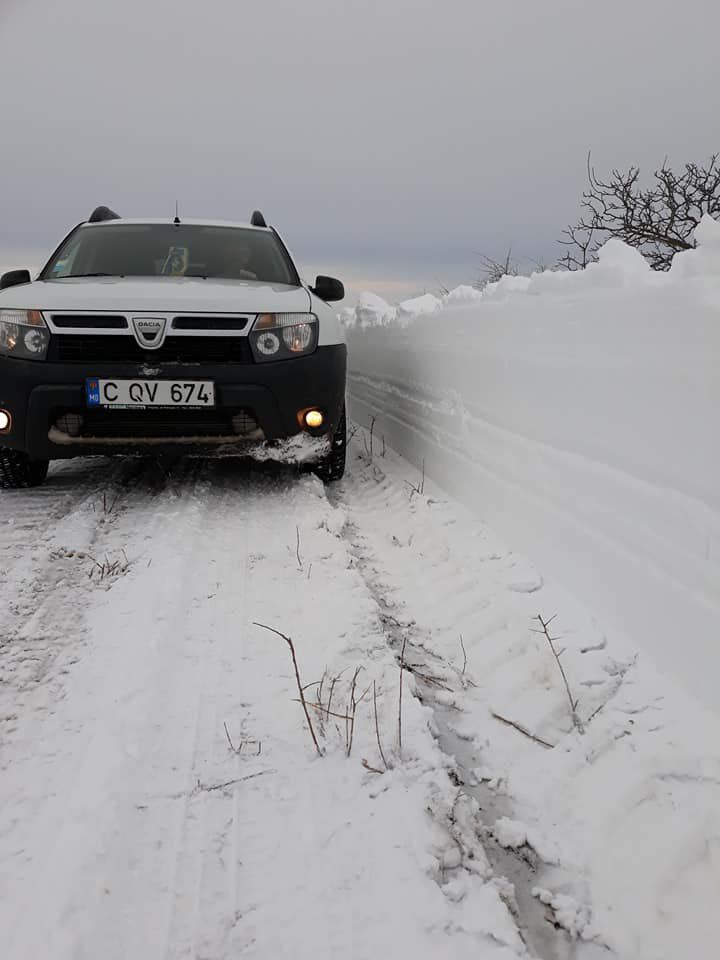 Cimișlia: Stratul de zăpadă este înalt cât o mașină