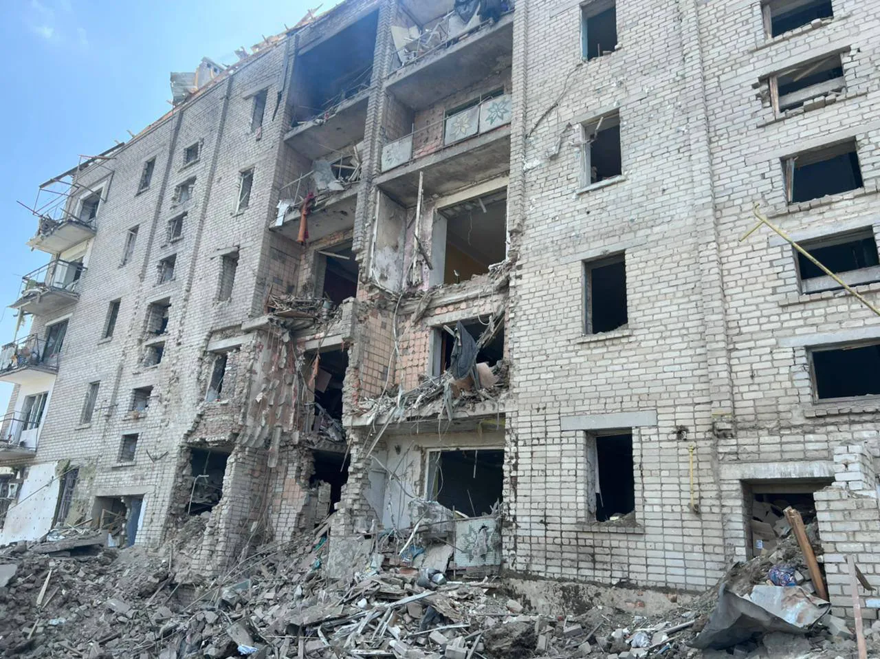 Ким: При обстреле Вознесенска в Николаевской области пострадали дети
