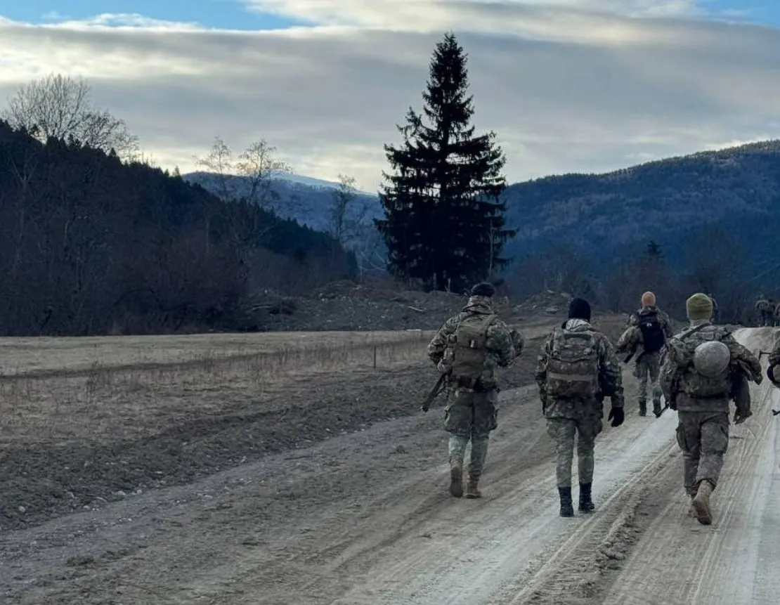 Militari moldoveni participă la instruiri montane în România