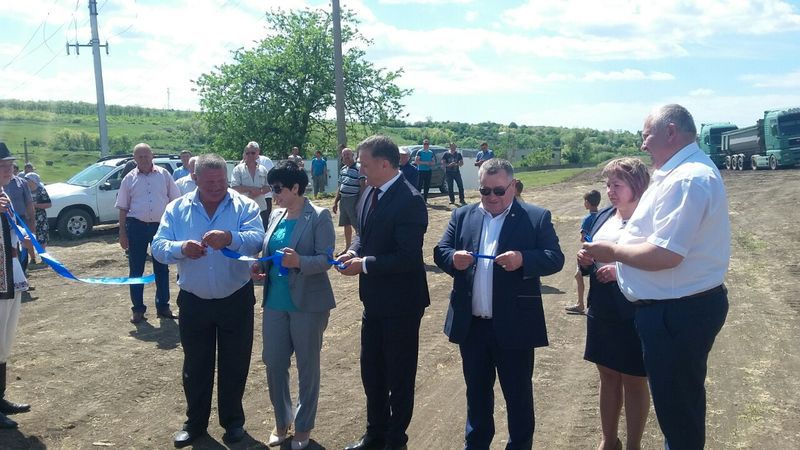 В районе Штефан-Водэ началось строительство дороги местного значения