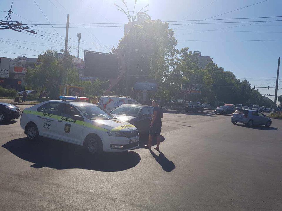 Accident cu mașina poliției în Capitală. Cum s-a întâmplat