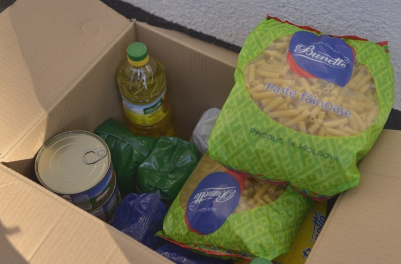 Продуктовые наборы от Общества Красного Креста розданы 300 нуждающимся