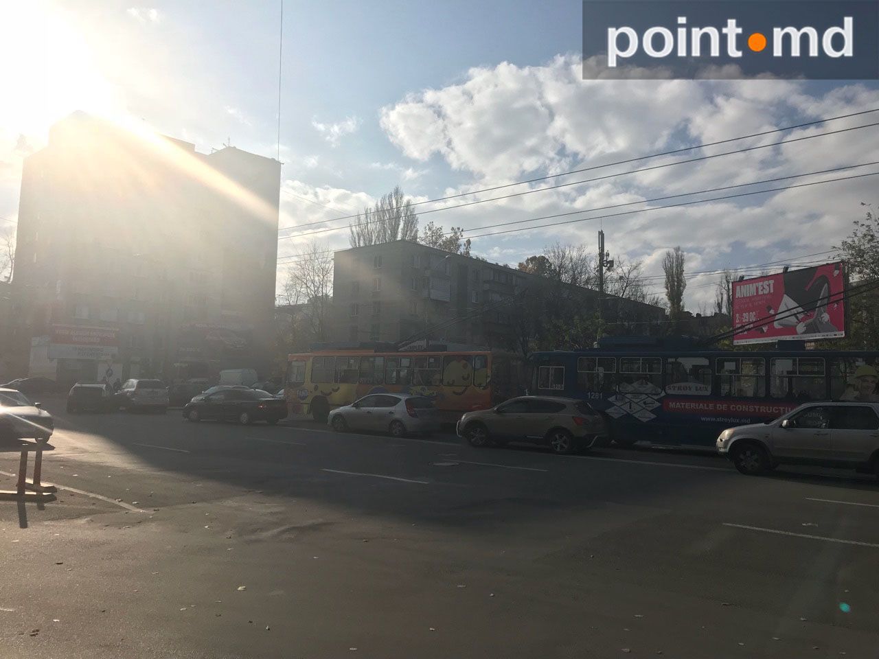 В столице произошла цепная авария с участием трех автомобилей