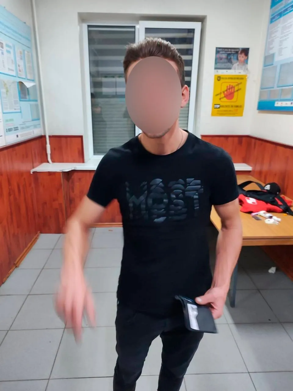В Кишиневе задержали агрессивного мужчину с ножом