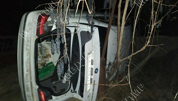 В Григориополе водитель BMW врезался в забор и сбежал с места ДТП