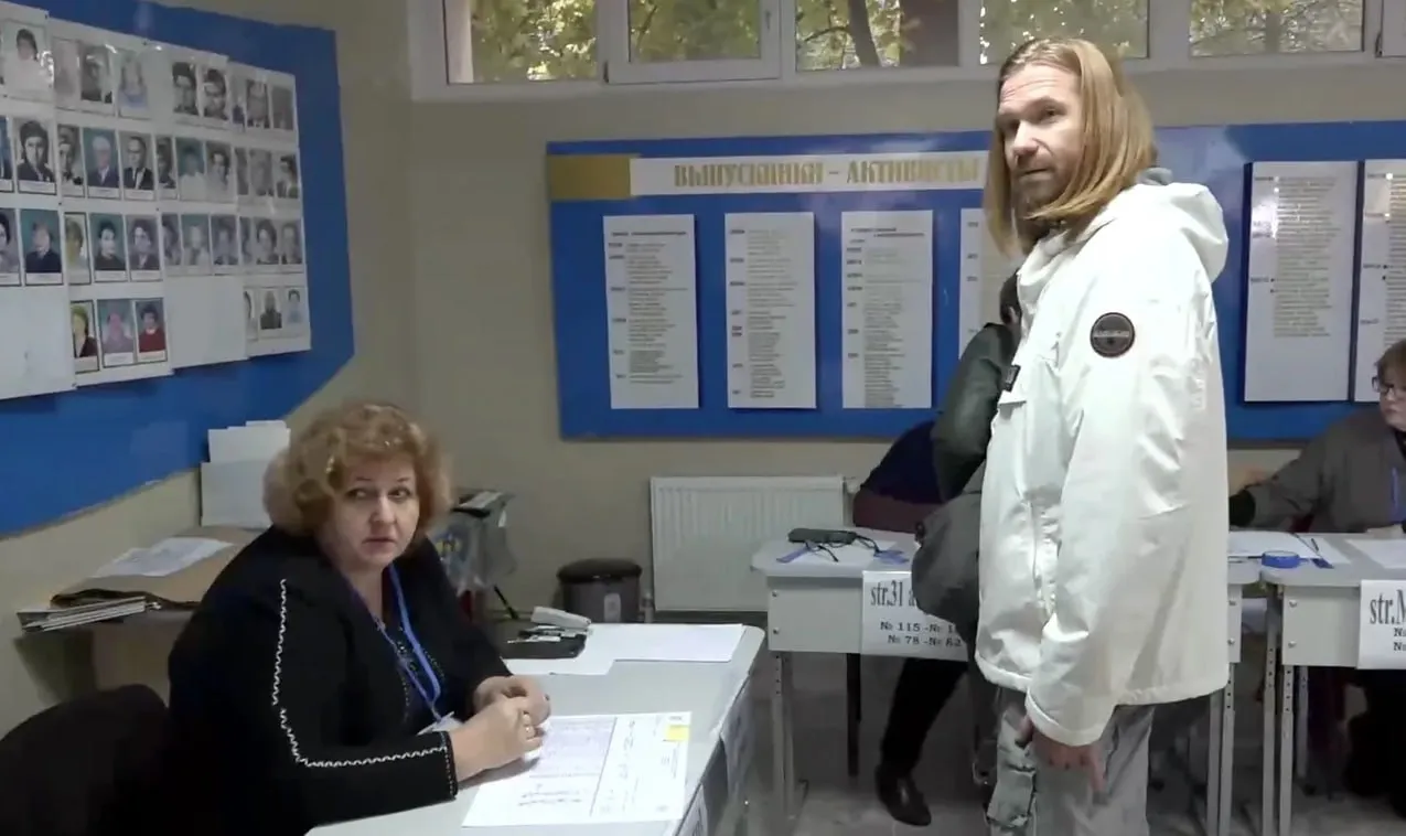 Membrul trupei Bi-2, Max Lakmus, a votat pentru prima dată la alegerile din Moldova