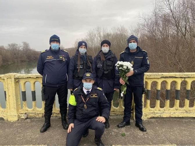 Молдавские пограничники поздравили румынских коллег с Национальным днем страны