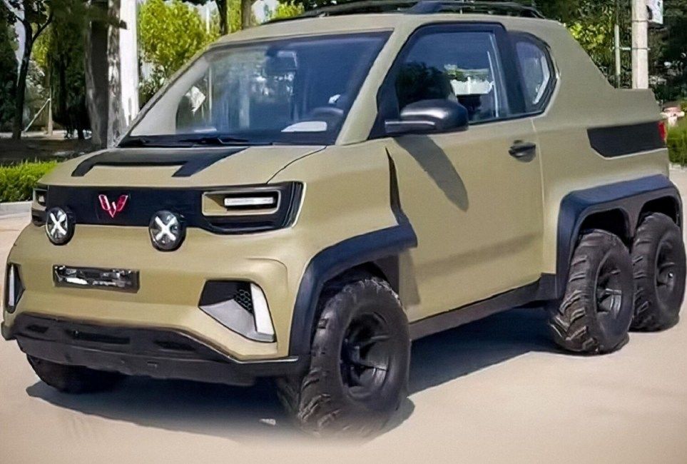В Китае засняли невероятный шестиколесный электромобиль