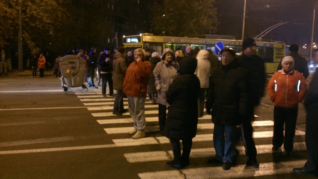 Киевляне начали перекрывать улицы из-за отсутствия отопления