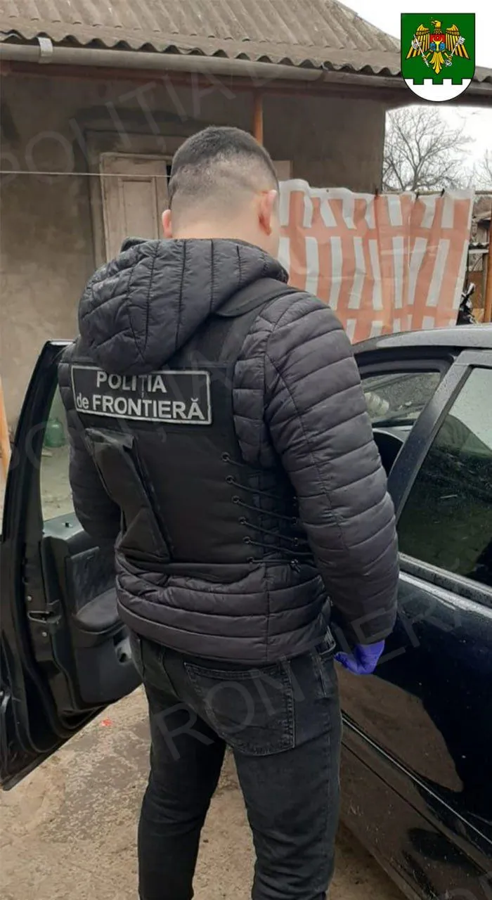 На юге страны прошли обыски по делу о незаконной миграции: задержаны два человека