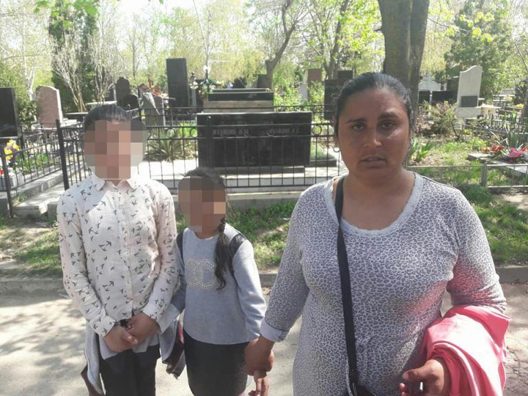 В первый день Радоницы на кладбище потерялись 5 детей