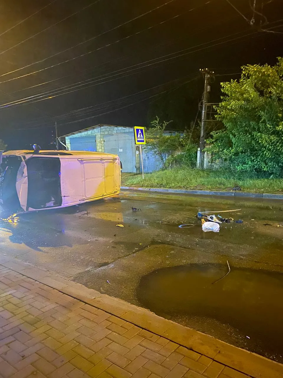 В Дурлештах в результате ДТП перевернулся микроавтобус