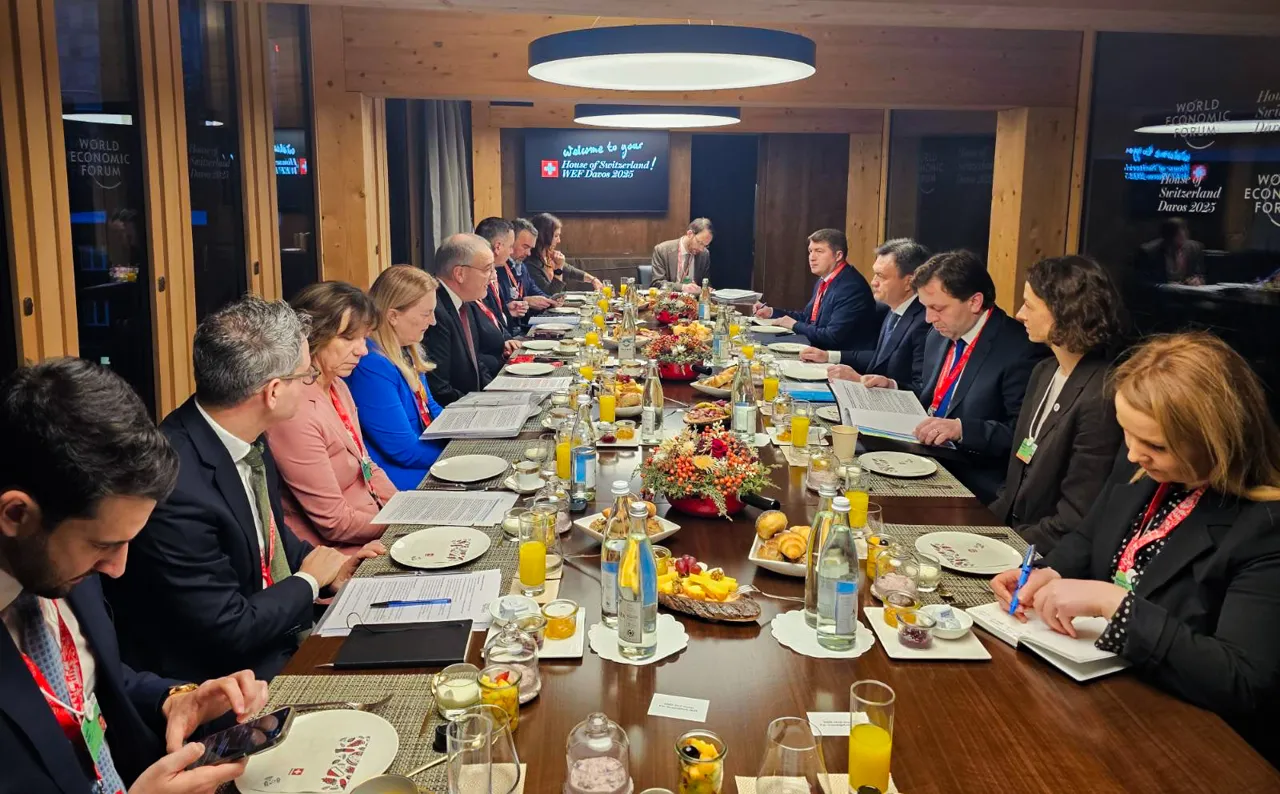 Recean a avut discuții importante la Davos privind securitatea energetică și investițiile