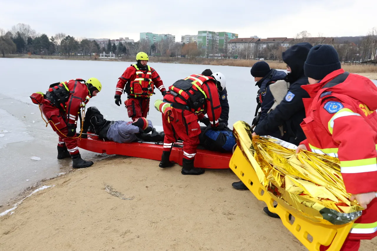 IGSU a desfășurat activități de prevenire a incidentelor în preajma bazinelor acvatice în perioada rece a anului